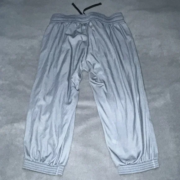 Under Armour Gray Joggers Large Athletic Performance Pants Black Logo - Picture 2 of 5